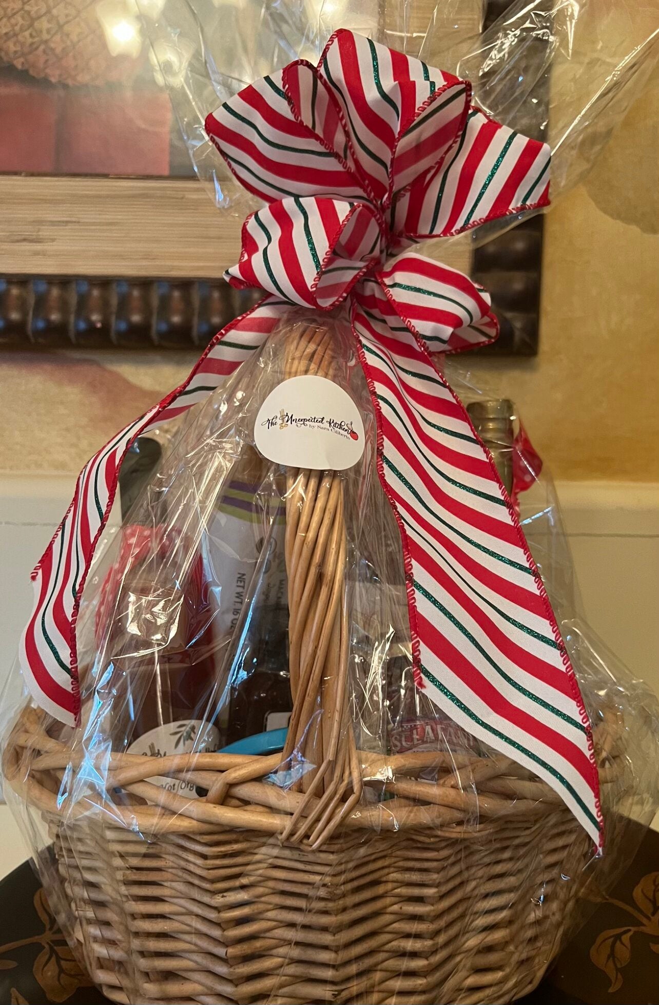 HOLIDAY GIFT BASKET