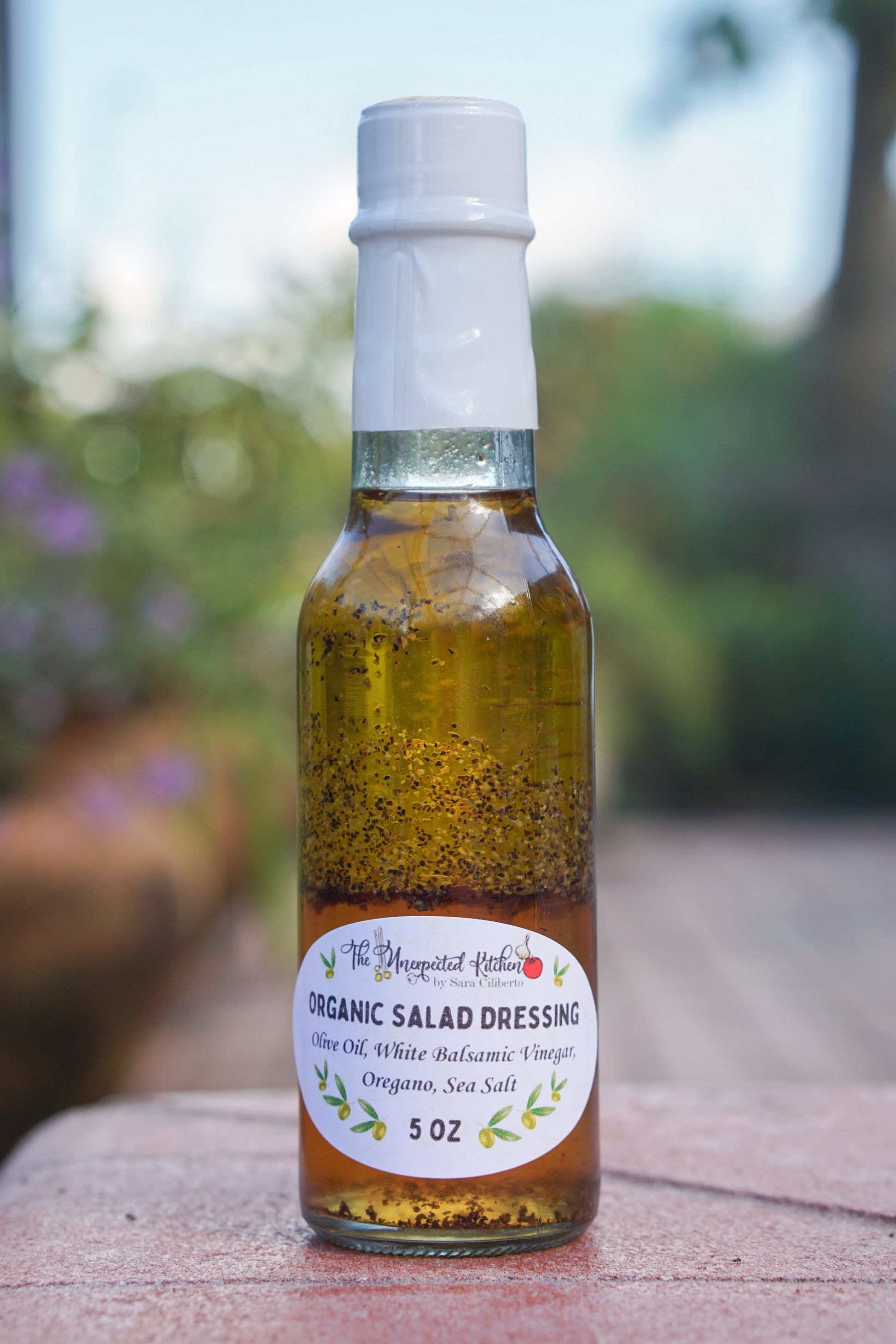 Sara's Famous Salad Dressing (White Balsamic Vinegar) Small (5 oz) Sara's Famous Salad Dressing (White Balsamic Vinegar) Small (5 oz)